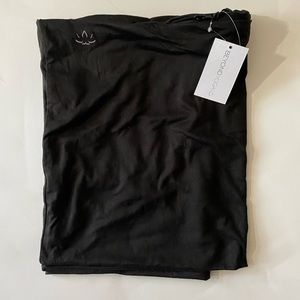 Beyond Yoga Pocket Infinity Scarf NWT